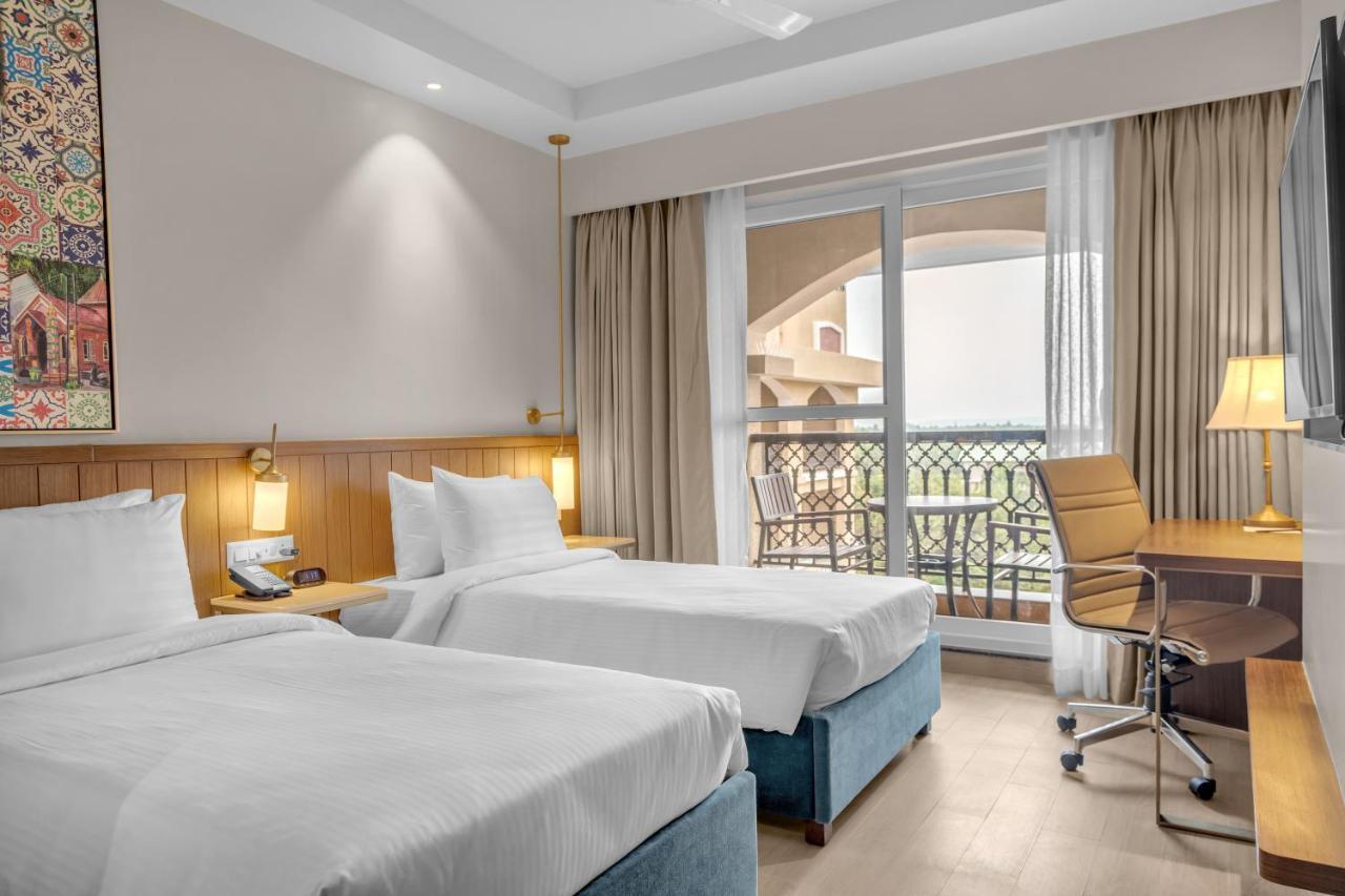 Fairfield By Marriott Goa Calangute Hotel Exterior photo